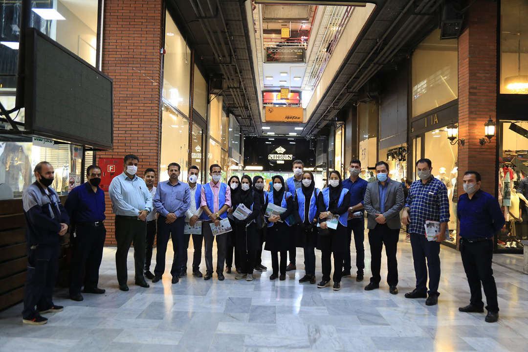 آموزش تفکیک پسماند خشک از مبدأ در مراکز تجاری قلب طهران