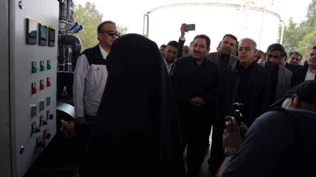 آئین آغاز بهره برداری از آب شیرین‌کن  منطقه ویژه اقتصادی  و صنایع معدنی و فلزی خلیج فارس