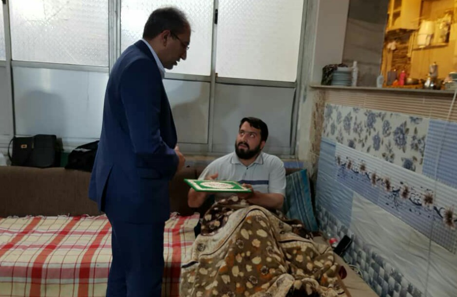 عیادت مدیر عامل شرکت ساماندهی از شهروند فداکار تهرانی